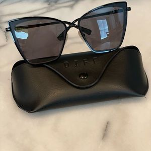 DIFF BLACK Becky style sunglasses with case.